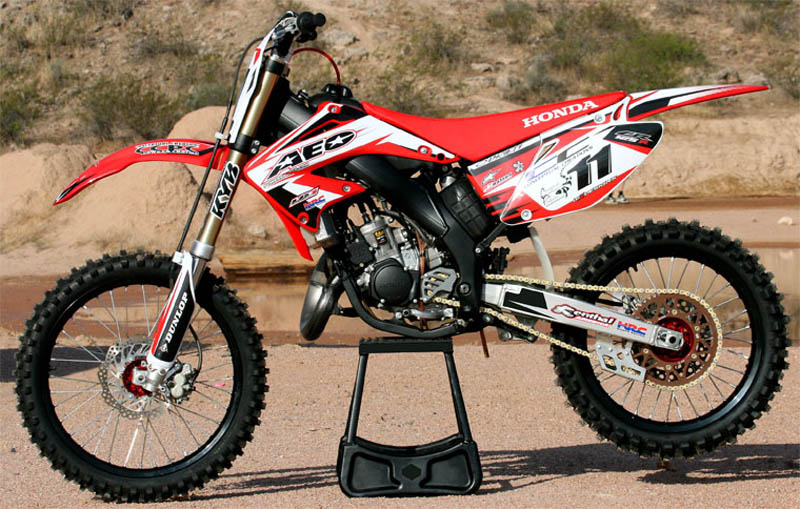 CR 125 11
